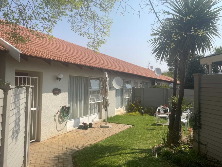 2 Bedroom Property for Sale in Langenhovenpark Free State